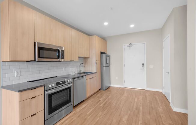 1 bed, 1 bath, 614 sqft, $2,140, Unit 325