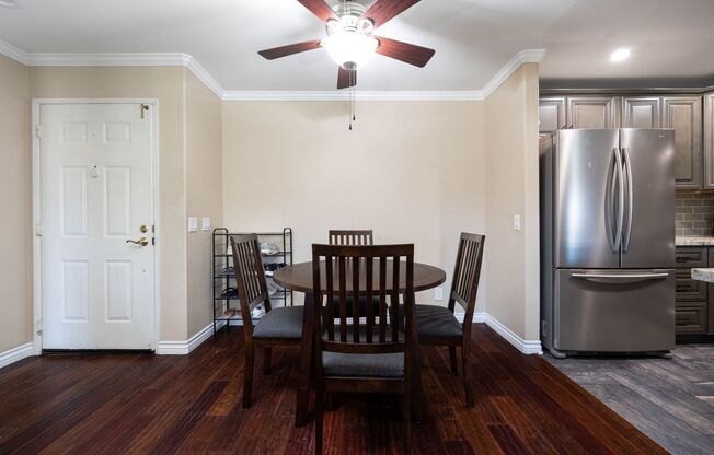 Top Floor Furnished 2 Bedroom Home Near SDSU, UCSD, and Fashion Valley! Water and Internet Included!