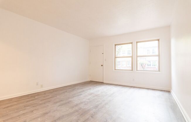 2 beds, 1 bath, 750 sqft, $1,595, Unit 13