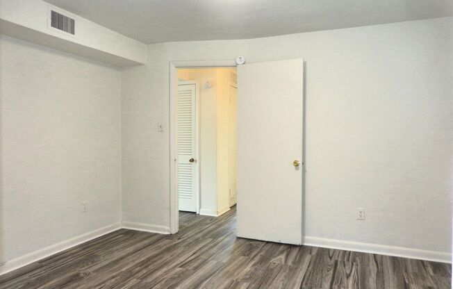 2 beds, 1 bath, 750 sqft, $1,250, Unit #2