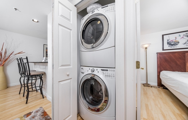 2 beds, 2 baths, 1,042 sqft, $3,200, Unit 2W
