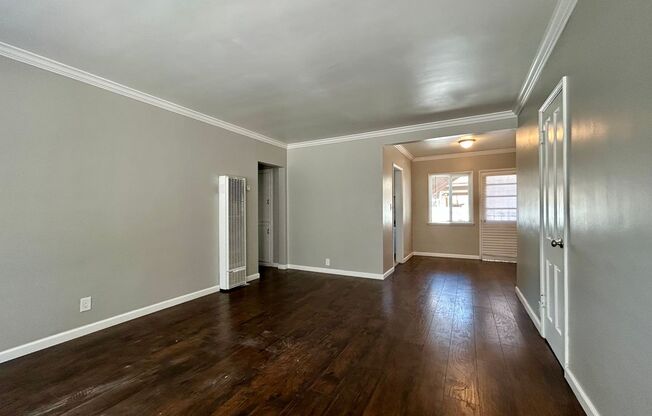 Remodeled 2 Bedroom in Kensington! Washer/Dryer in Unit!