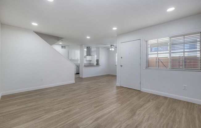 3 beds, 1.5 baths, 1,250 sqft, $2,995