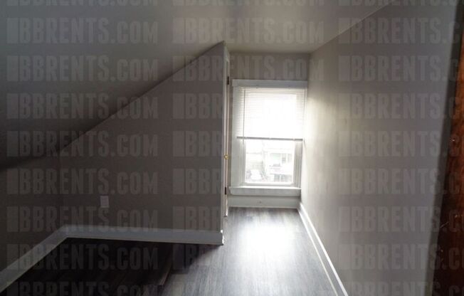 4 beds, 1 bath, $1,295, Unit 3450 Price Ave Unit 2