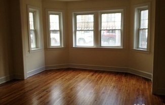 1619 W FARWELL