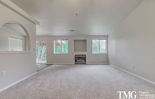 Charming 3 Bedroom Home in Beautiful Camas Neighborhood