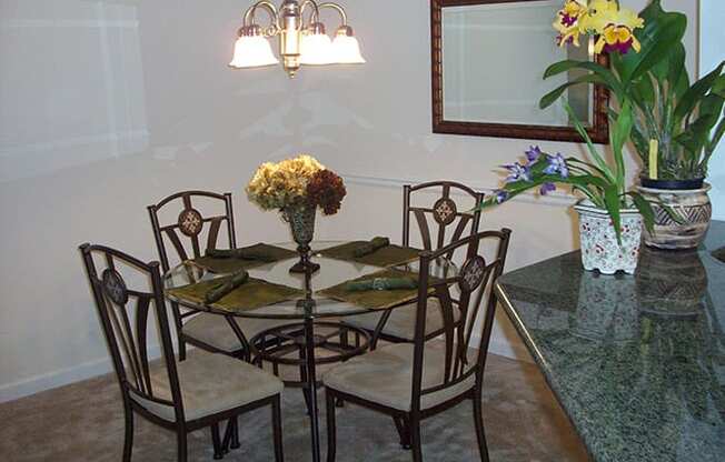 greystone-falls-dining-furnished