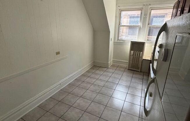 1 bed, 1 bath, $895, Unit #3