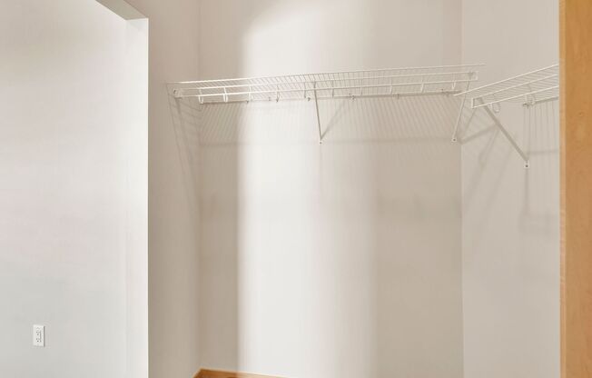 2 beds, 1.5 baths, 1,011 sqft, $2,150, Unit 412