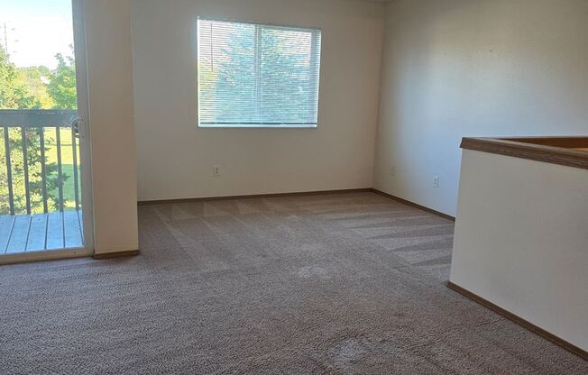 2 beds, 1 bath, 1,050 sqft, $1,269, Unit PL   7610
