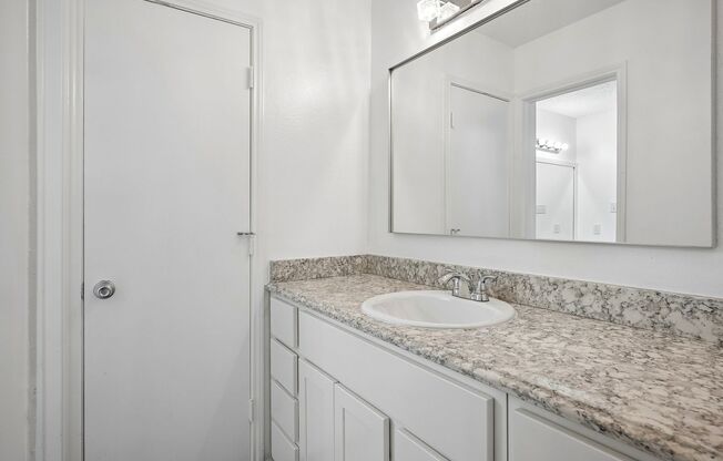 3 beds, 1 bath, $2,200
