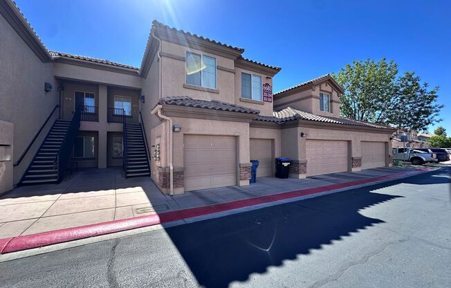 1 WEEK FREE RENT! 1 BEDROOM DOWNSTAIRS CONDO IN GATED COMMUNITY 1 CAR GARAGE