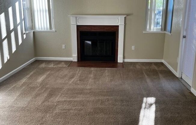 2 beds, 2 baths, 900 sqft, $2,015, Unit 124