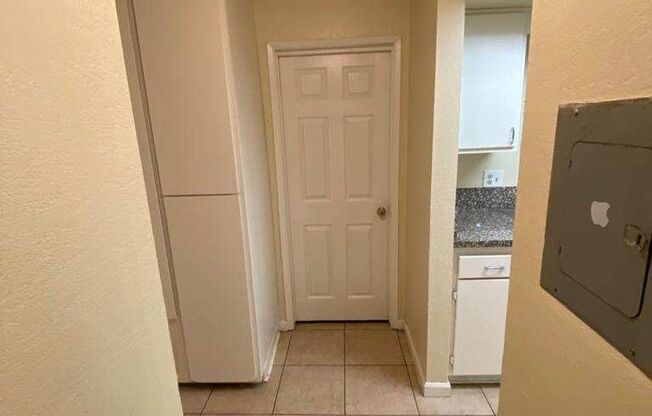 2 beds, 1 bath, $1,650