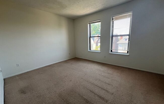 3 beds, 1 bath, 810 sqft, $2,190, Unit 732 S. Millvale Ave. #A7