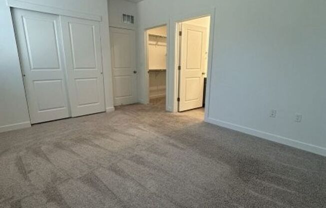 3 beds, 2 baths, 1,400 sqft, $1,895, Unit 572