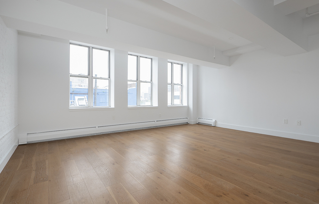 Studio, 1 bath, 900 sqft, $4,700, Unit 5Q