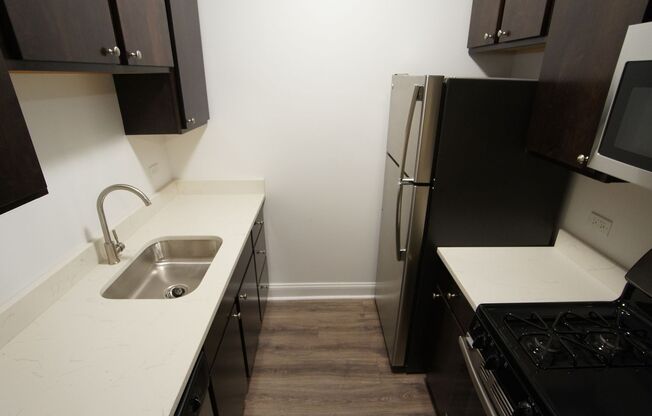 Studio, 1 bath, 427 sqft, $1,450, Unit 105