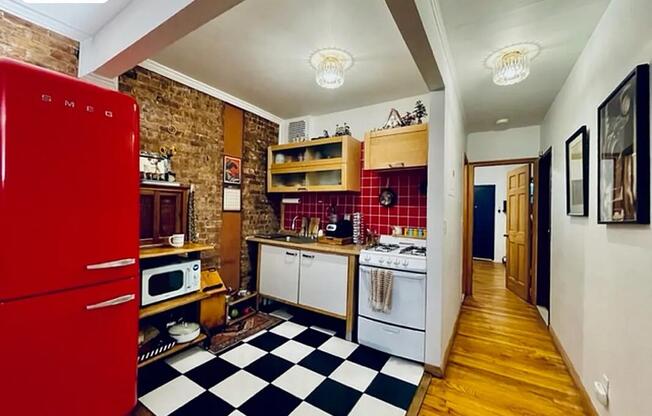 619 W 142 ST