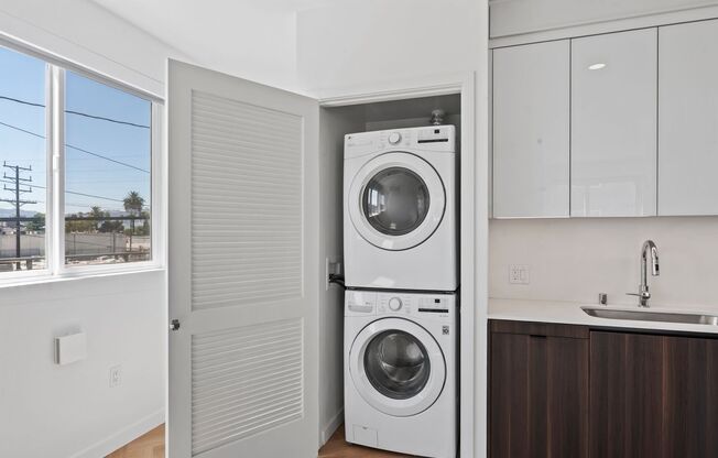 Studio, 1 bath, 553 sqft, $3,185, Unit 401