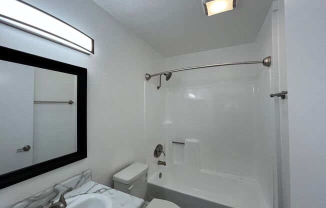 2 beds, 2 baths, 900 sqft, $1,948, Unit 102