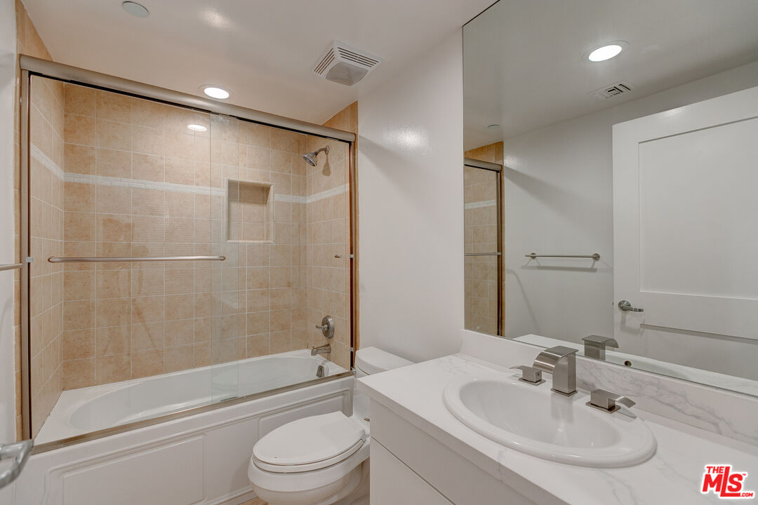 5143 White Oak Ave.
