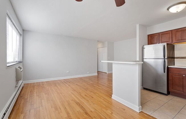 1 bed, 1 bath, 525 sqft, $1,800, Unit 545