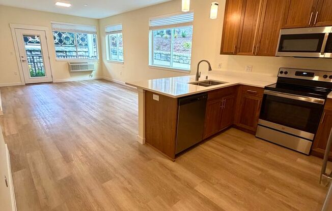 1 bed, 1 bath, 800 sqft, $1,600, Unit C105