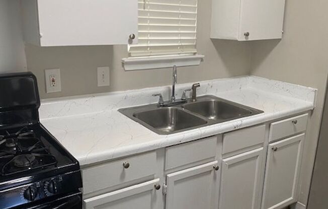 3 beds, 2 baths, 1,000 sqft, $1,718, Unit 1809-208