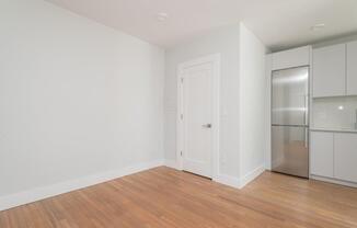 Studio, 1 bath, 405 sqft, $2,500, Unit 4