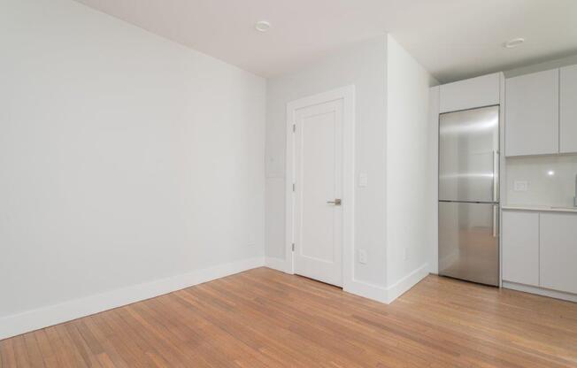 Studio, 1 bath, 405 sqft, $2,475, Unit 4