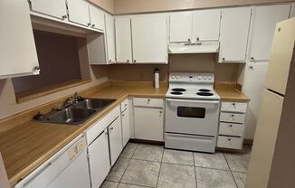 2 bedroom 2 bath town home in a gated community