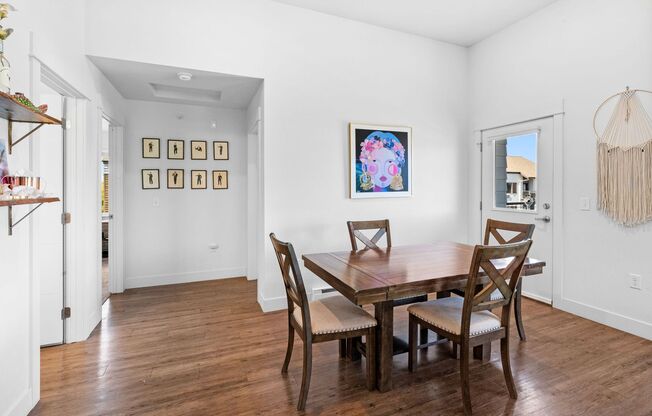 2 beds, 2 baths, 1,134 sqft, $1,995, Unit 3230-201