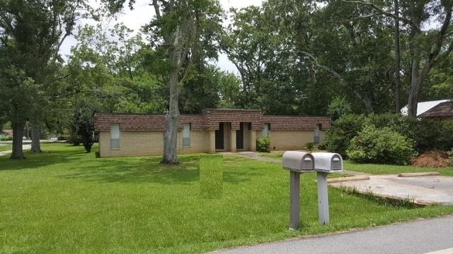 2 beds, 1 bath, 800 sqft, $1,025, Unit Unit A - 220 W Verbena Ave, Foley *key 16*