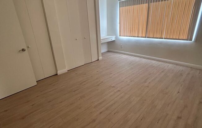 1 bed, 1 bath, $2,100, Unit 320