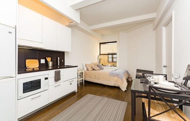 212 W 91st St