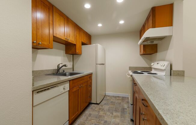 1 bed, 1 bath, 700 sqft, $1,795, Unit 34