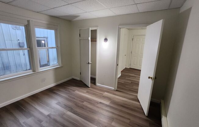 1 bed, 1 bath, $750, Unit 5