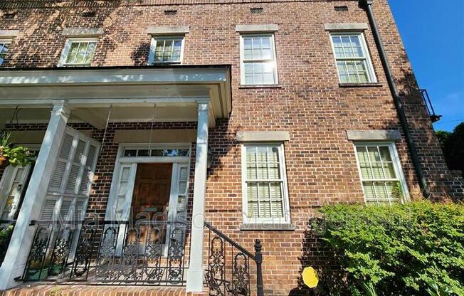 464 MONTGOMERY ST