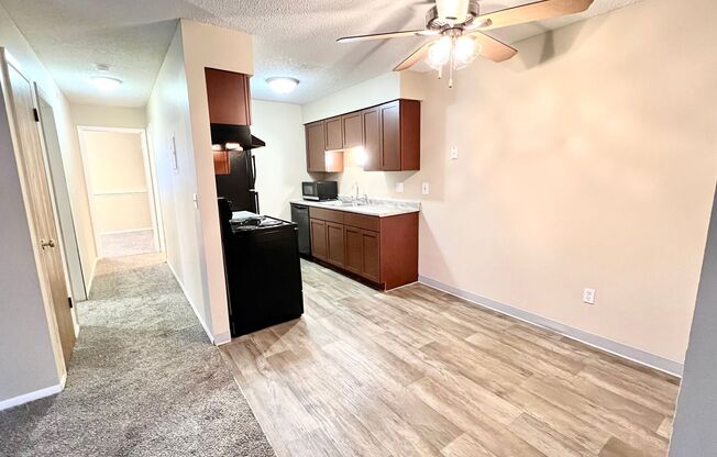2 beds, 1 bath, 800 sqft, $980, Unit 395-08