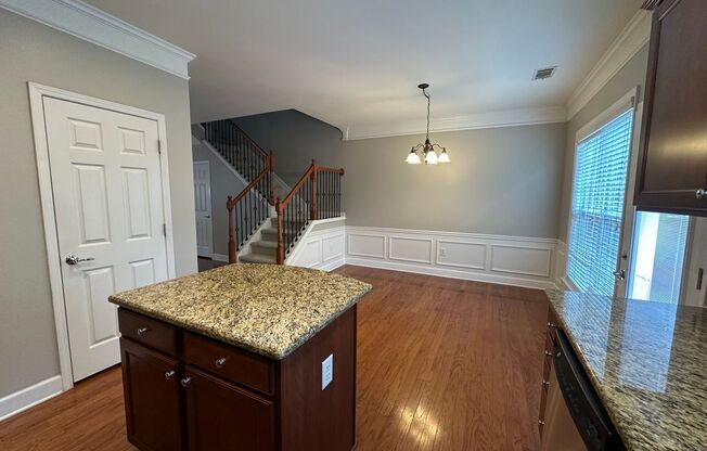 Updated 3BR/3.5BA Townhome with Pool Access – Move-In Ready