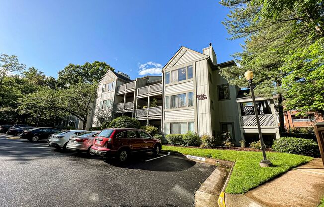 Fully Furnished And Stylish 1 Bedroom 1 Bath Condo In Hunters Crossing!