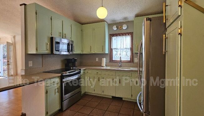 3608 COWBOY LN