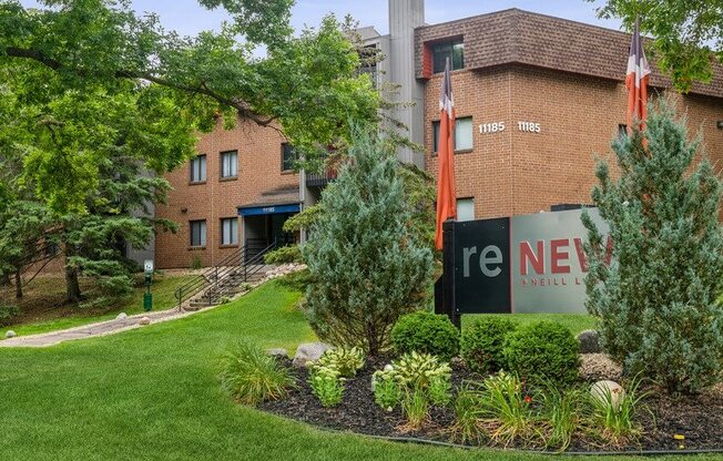 Entry Signage at ReNew at Neill Lake, Eden Prairie, 55344