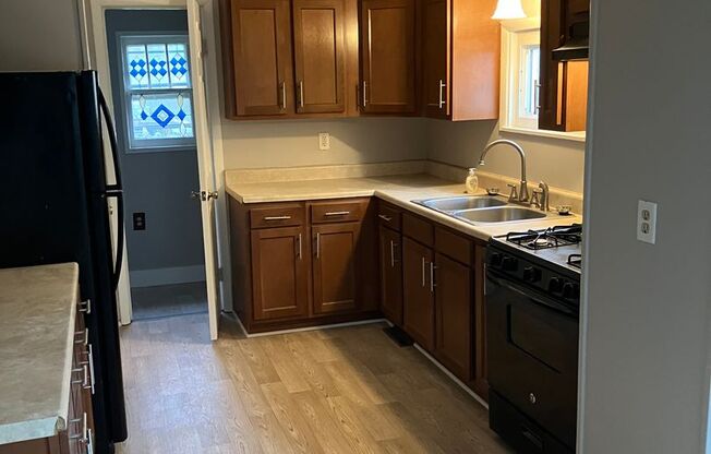 Remodeled Eastwood 3 bedroom