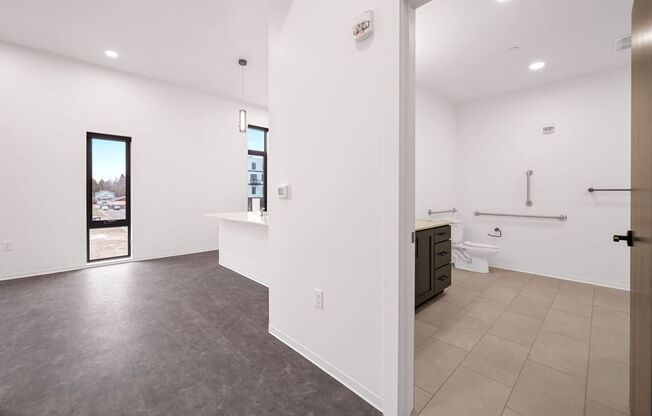 1 bed, 1 bath, 701 sqft, $1,195, Unit 3220