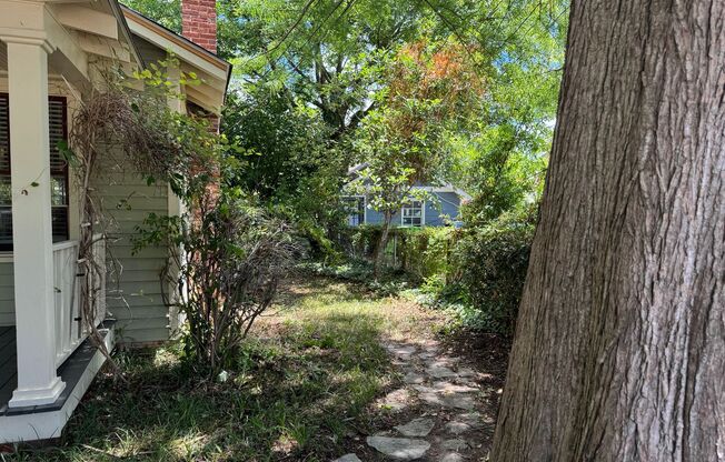 Cute Bungalow Near NC State Fairgrounds - Pet Friendly!