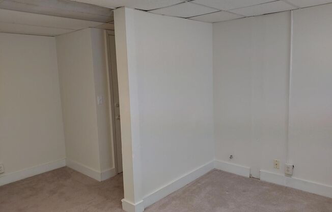 1 bed, 1 bath, 700 sqft, $985, Unit B1