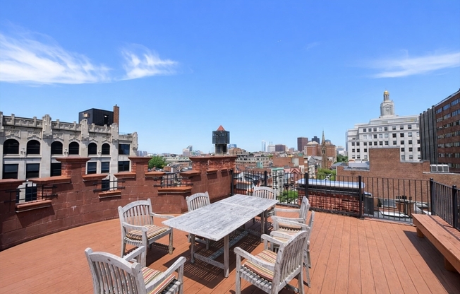 2 beds, 1 bath, 686 sqft, $4,400, Unit 2F