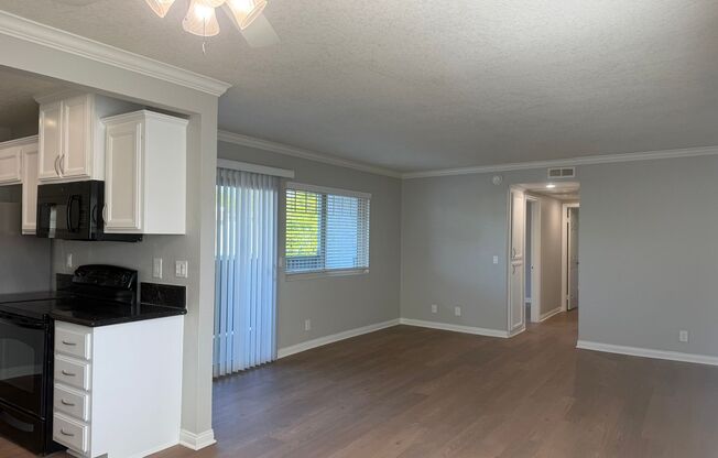 2 beds, 2 baths, 980 sqft, $3,155, Unit 819-34